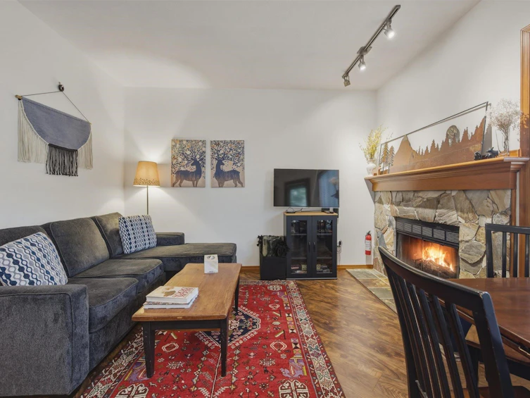 8-4891 Painted Cliff Road, Whistler, BC, V0N 1B4 - 2