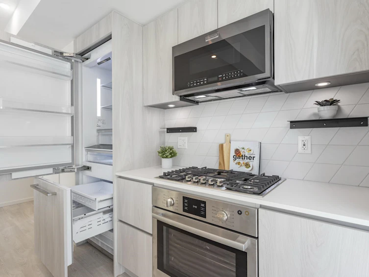 304-3264 Vanness Avenue, Vancouver, BC, V5R 4V3 - 5