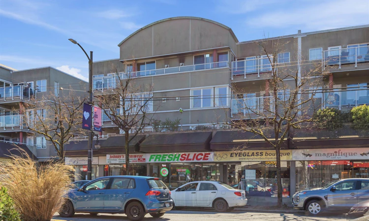 211-3250 W Broadway