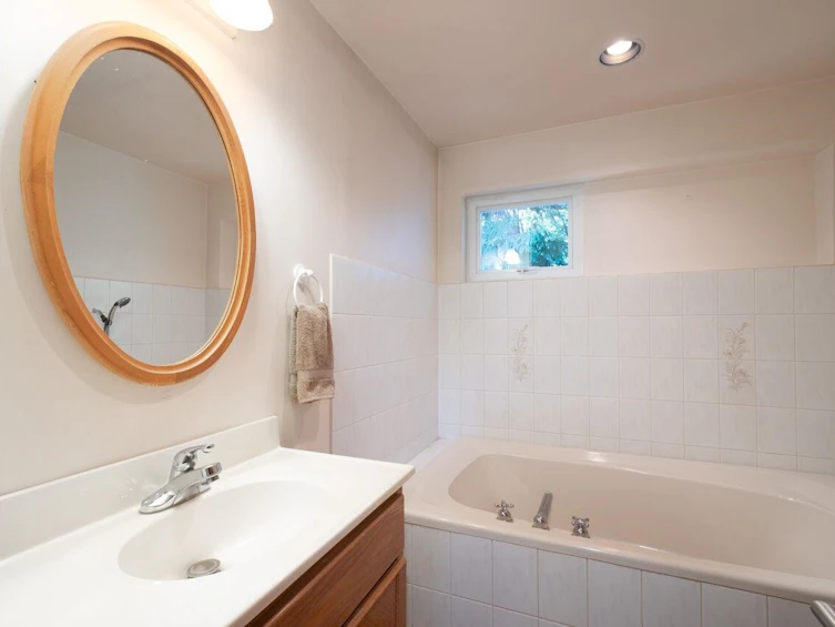 1293 Westside Road, Bowen Island, BC, V0N 1G2 - 9