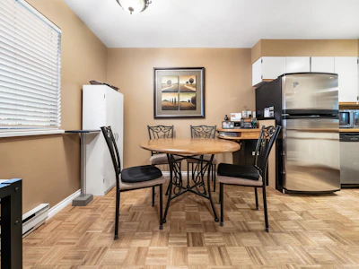 139-13880 74 Avenue - 4