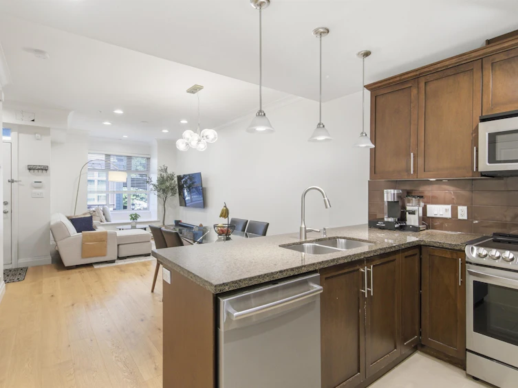 219-5588 Patterson Avenue, Burnaby, BC, V5H 0A7 - 12