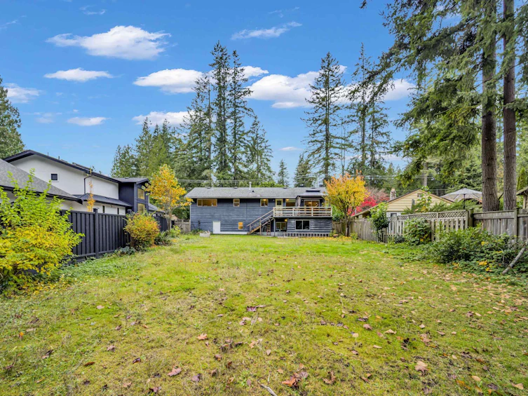 4578 Capilano Road, North Vancouver, BC, V7R 4K3 - 2