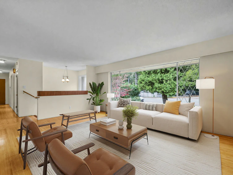 4578 Capilano Road, North Vancouver, BC, V7R 4K3 - 4