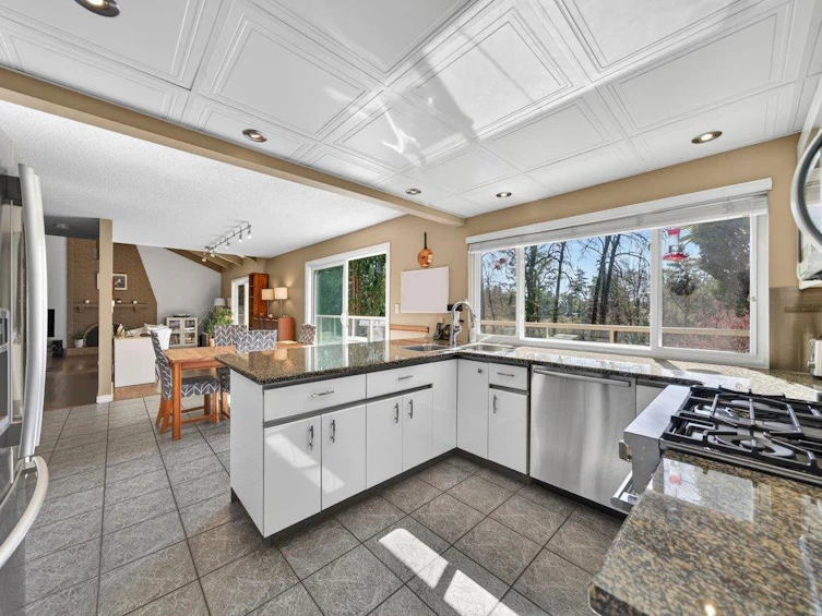 23419 Tamarack Lane, Maple Ridge, BC, V2W 1A8 - 15