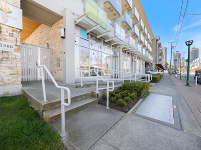 311-5388 Grimmer Street - 3
