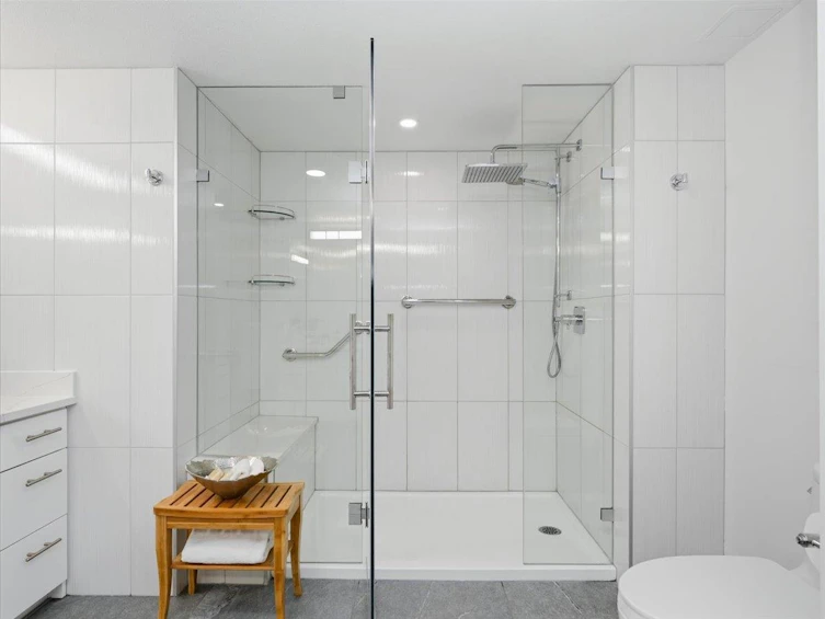 209-168 Chadwick Court, North Vancouver, BC, V7M 3L4 - 19