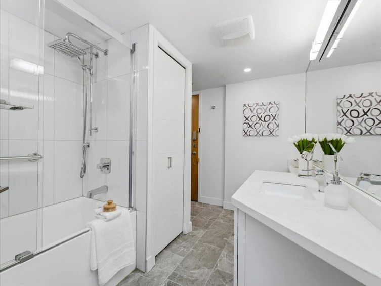 209-168 Chadwick Court, North Vancouver, BC, V7M 3L4 - 23