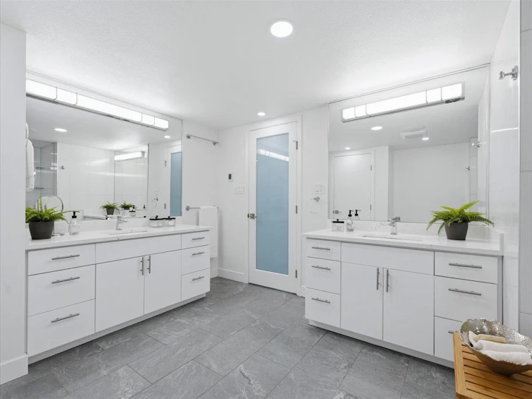 209-168 Chadwick Court, North Vancouver, BC, V7M 3L4 - 20
