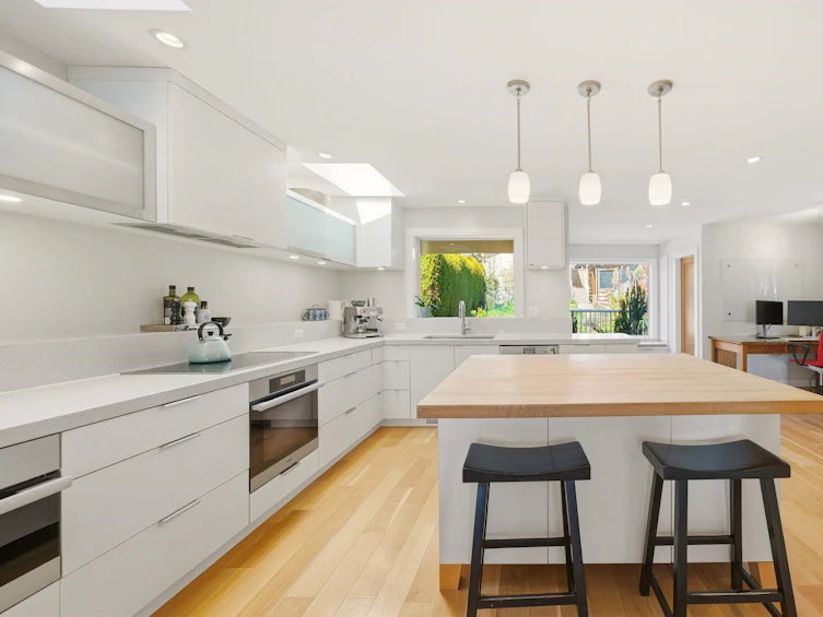 1181 Keith Road, West Vancouver, BC, V7T 1M7 - 11