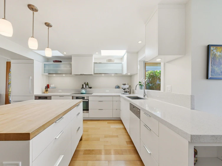 1181 Keith Road, West Vancouver, BC, V7T 1M7 - 13