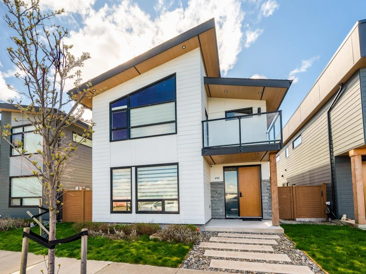 4762 Spruce Way, Delta, BC, V4M 0A8