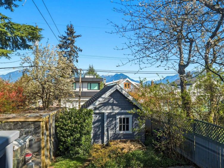2711 Trinity Street, Vancouver, BC, V5K 1E6 - 31