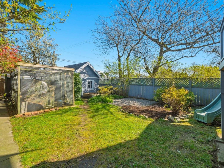 2711 Trinity Street, Vancouver, BC, V5K 1E6 - 32