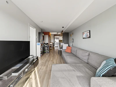 506-2888 E 2nd Avenue - 2