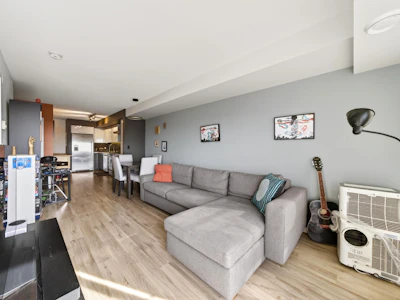 506-2888 E 2nd Avenue - 3