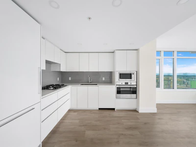 2502-10428 Whalley Boulevard - 5