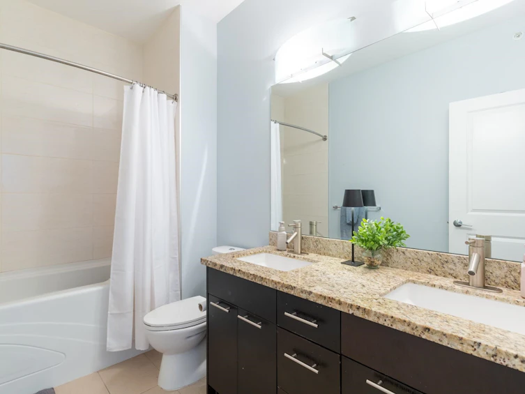 404-2970 King George Boulevard, Surrey, BC, V4P 0E6 - 8