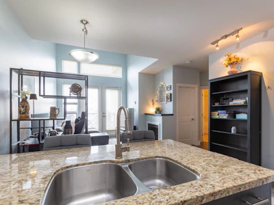 404-2970 King George Boulevard - 4