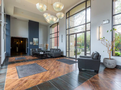 404-2970 King George Boulevard - 2