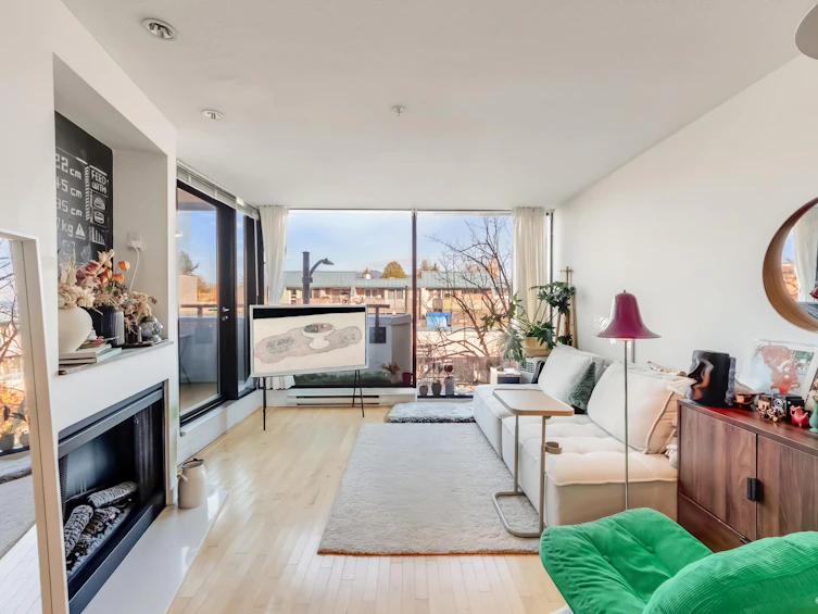 304-2525 Blenheim Street, Vancouver, BC, V6K 4W6 - 2