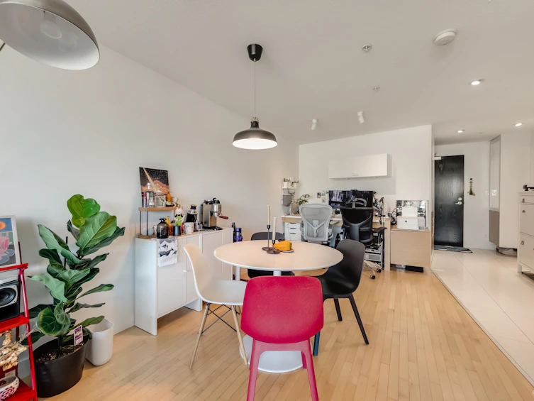 304-2525 Blenheim Street, Vancouver, BC, V6K 4W6 - 4