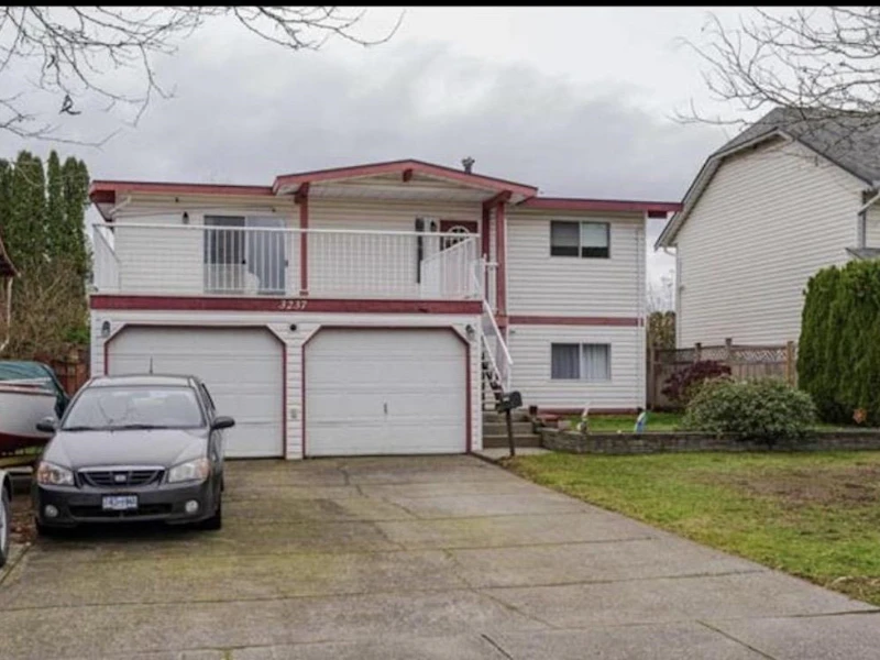 3237 272b Street, Langley BC V4W 3H8