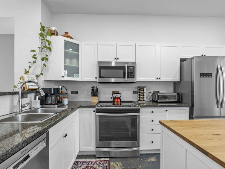 103-2000 Panorama Drive, Port Moody, BC, V3H 5J5 - 11