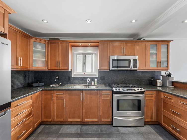 2486 Eton Street, Vancouver, BC, V5K 1J5 - 11