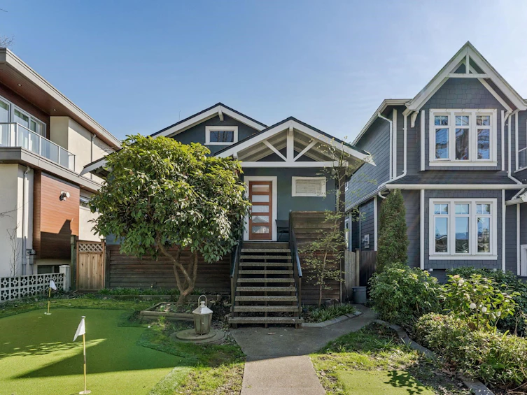 2486 Eton Street, Vancouver, BC, V5K 1J5
