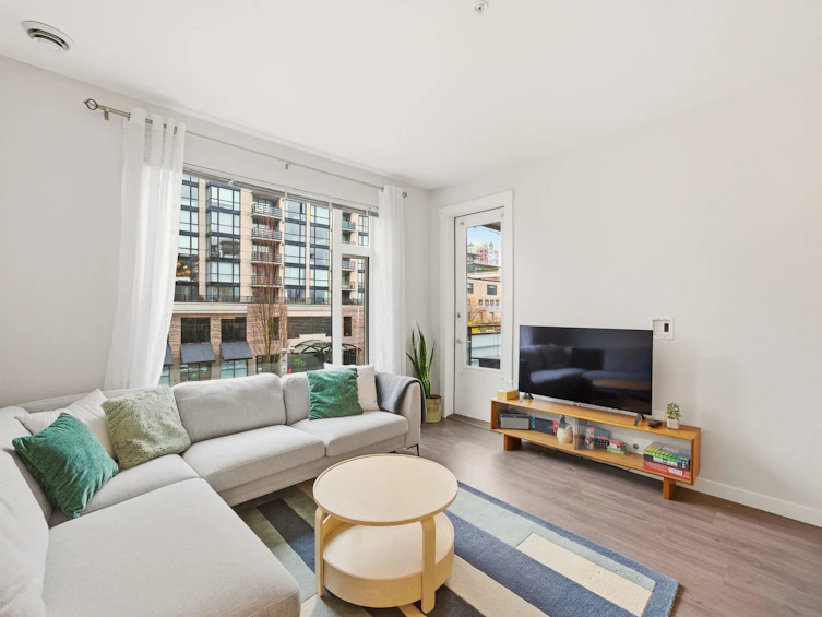 304-123 W 1st Street, North Vancouver, BC, V7M 0E5 - 4