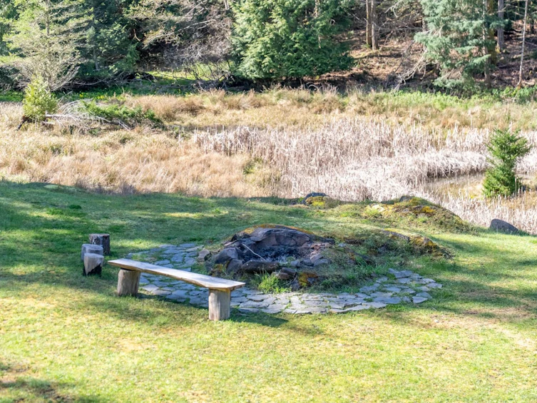 5582 Hooson Road, Pender Island, BC, V0N 2M1 - 38