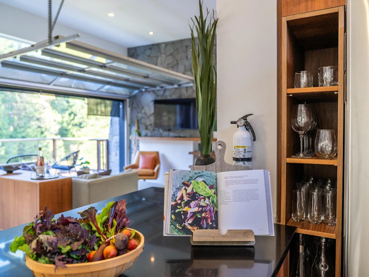 5582 Hooson Road, Pender Island, BC, V0N 2M1 - 20