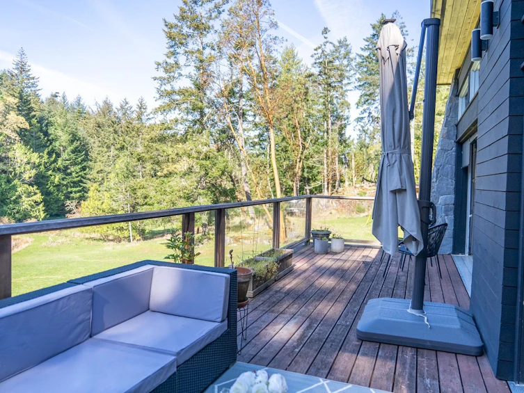 5582 Hooson Road, Pender Island, BC, V0N 2M1 - 22