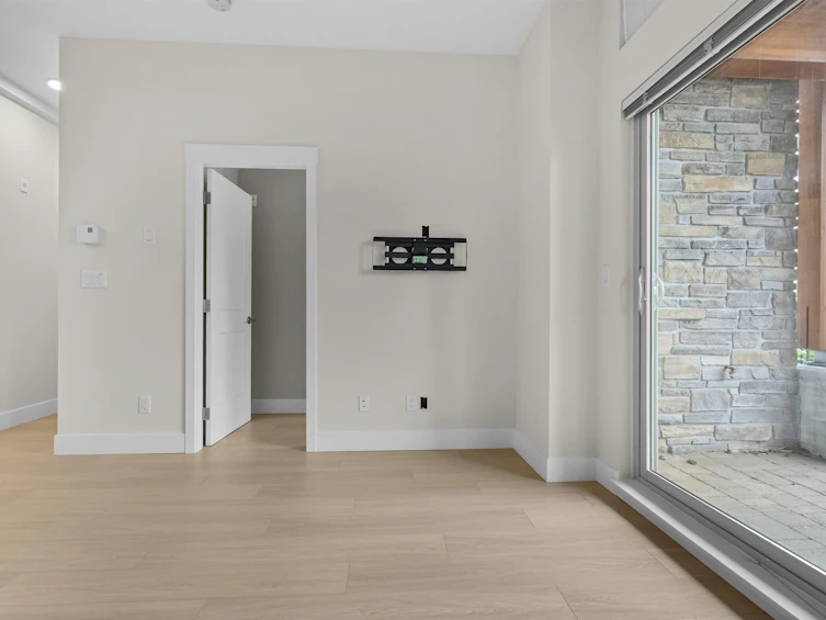 102-14022 North Bluff Road, Surrey, BC, V4B 3C3 - 17