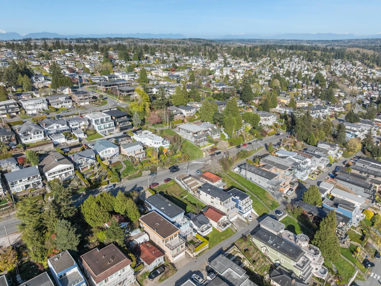 15412 Columbia Avenue, Surrey, BC, V4B 1J9 - 10
