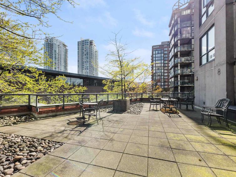 11D-199 Drake Street, Vancouver, BC, V6Z 2T9 - 21