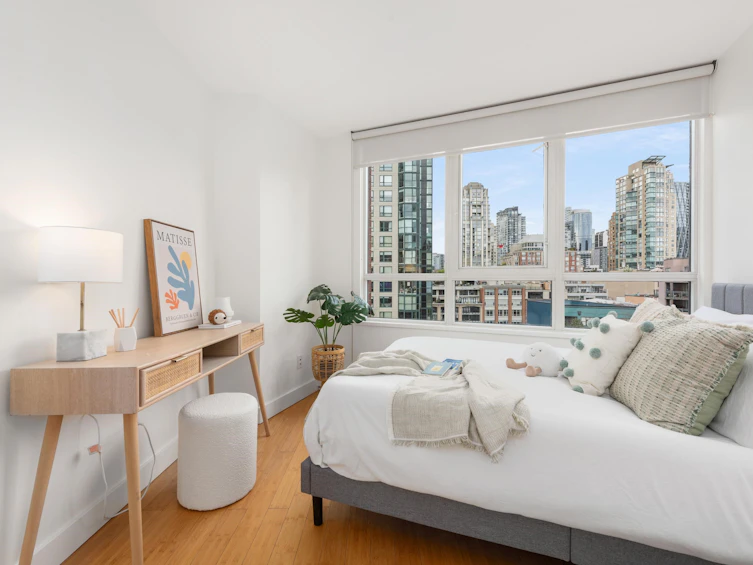 11D-199 Drake Street, Vancouver, BC, V6Z 2T9 - 10