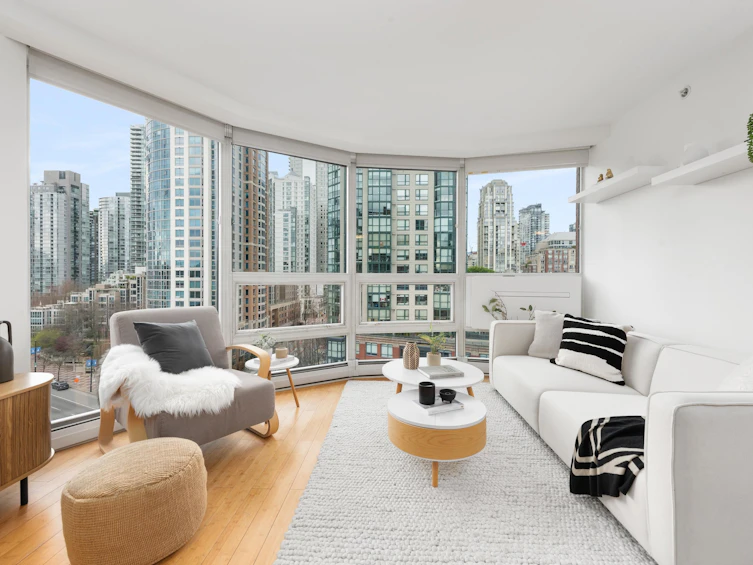 11D-199 Drake Street, Vancouver, BC, V6Z 2T9 - 2