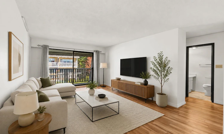 315-310 W 3rd Street