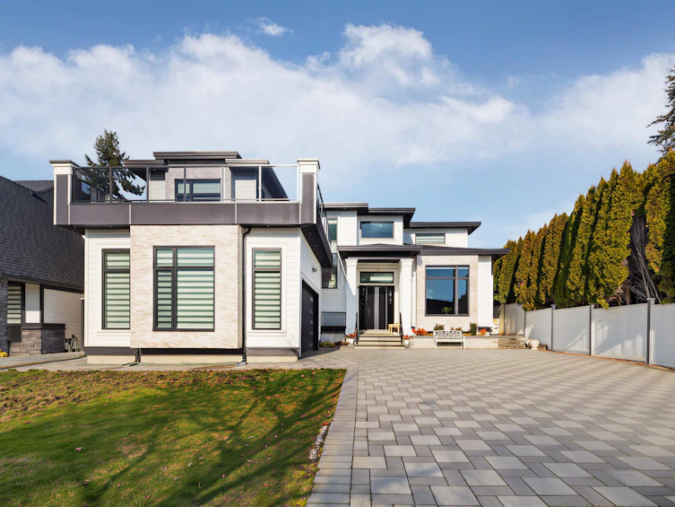 17875 59a Avenue, Surrey, BC, V3S 1R2