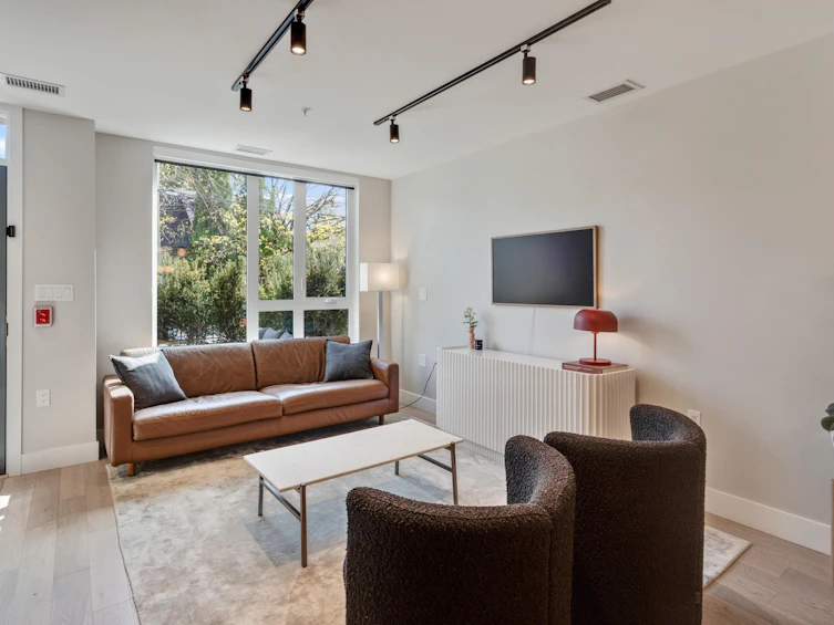 3973 Fleming Street, Vancouver, BC, V5N 0J1 - 2