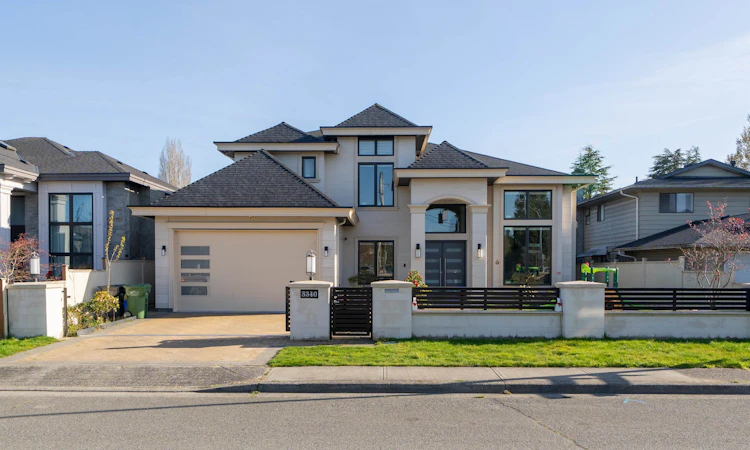 3340 Moresby Drive