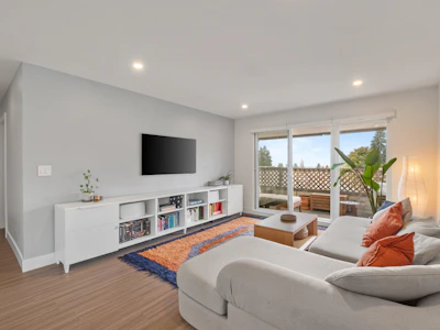104-105 W Kings Road - 5