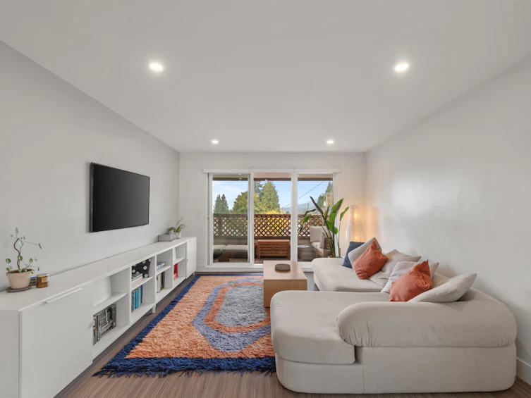 104-105 W Kings Road, North Vancouver, BC, V7N 2L7 - 4