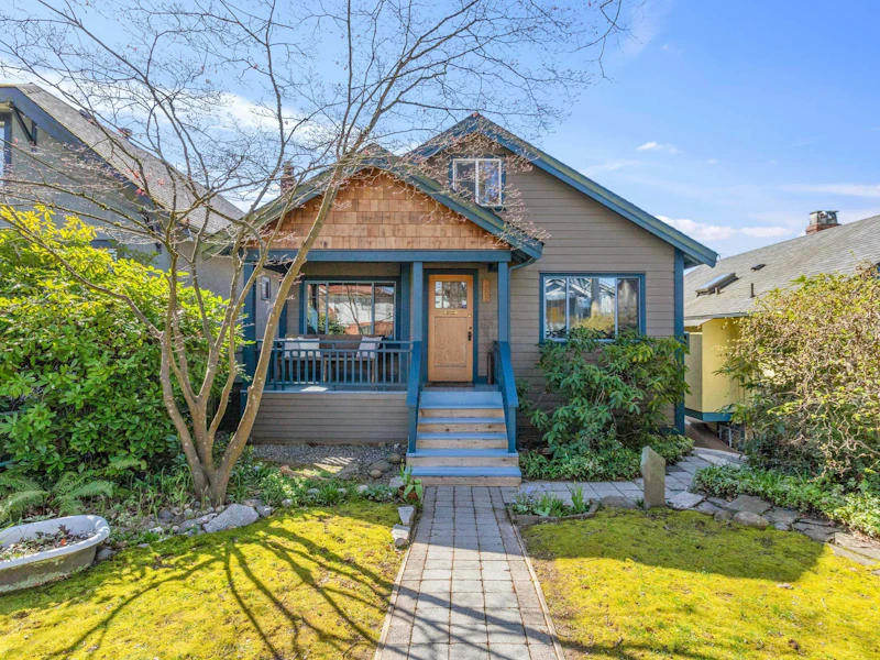 2282 E 7th Avenue, Vancouver BC V5N 1S7