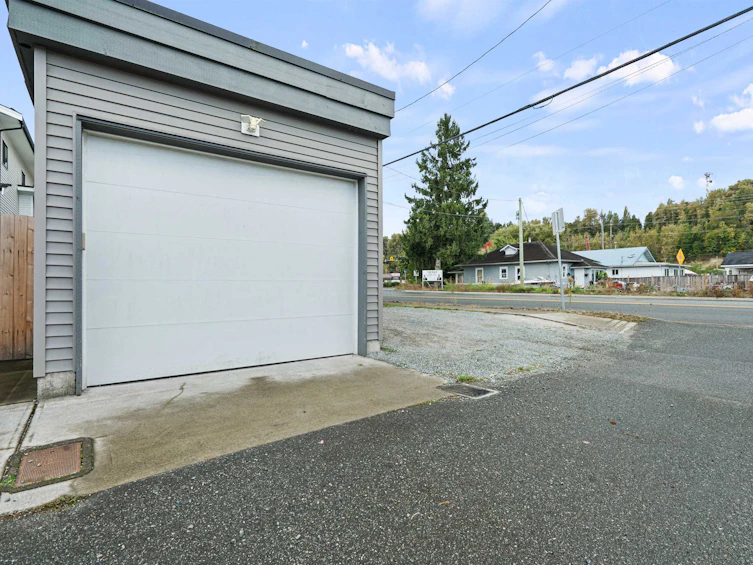 34609 2 Avenue, Abbotsford, BC, V2S 8C1 - 34
