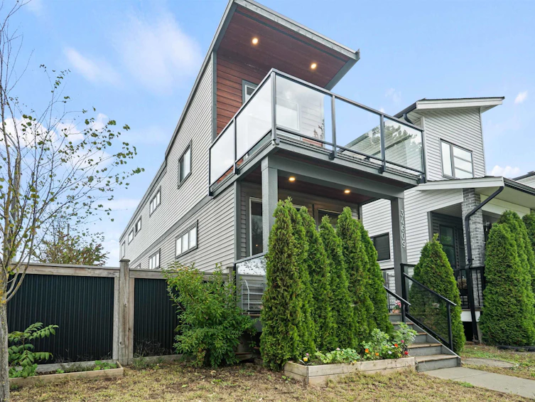34609 2 Avenue, Abbotsford, BC, V2S 8C1