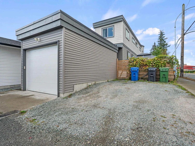 34609 2 Avenue, Abbotsford, BC, V2S 8C1 - 33