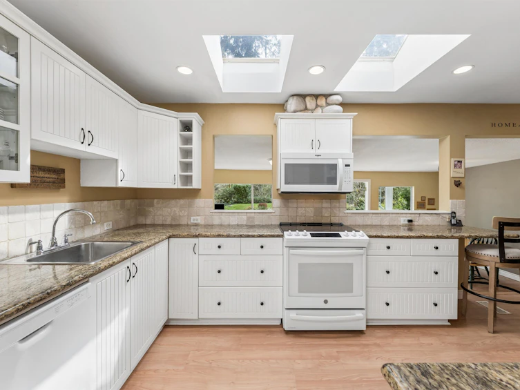 1874 Appin Road, North Vancouver, BC, V7J 2T5 - 14